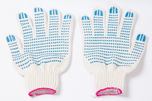 Фото Перчатки  х/б 7 нитка кл.7,5 (цвет Белый) (рисунок Точка)  "АВТОМАГНАТ" (200)