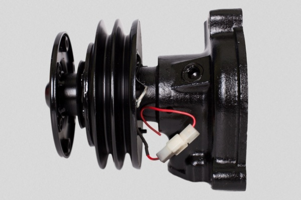 Фото 245-1307015 Насос водяной с электромуфтой 2-х ручьевой, 12В (АМ) (2)