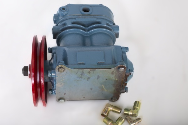 Фото 5336-3509012-10 (АМ) Компрессор МАЗ 2-х цил. без шкива 270 л/мин плоская голова (2)