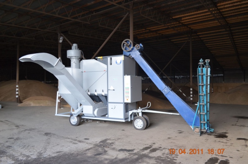 Фото Самоходная зерноочистительная машина АЛМАЗ МС-20/10