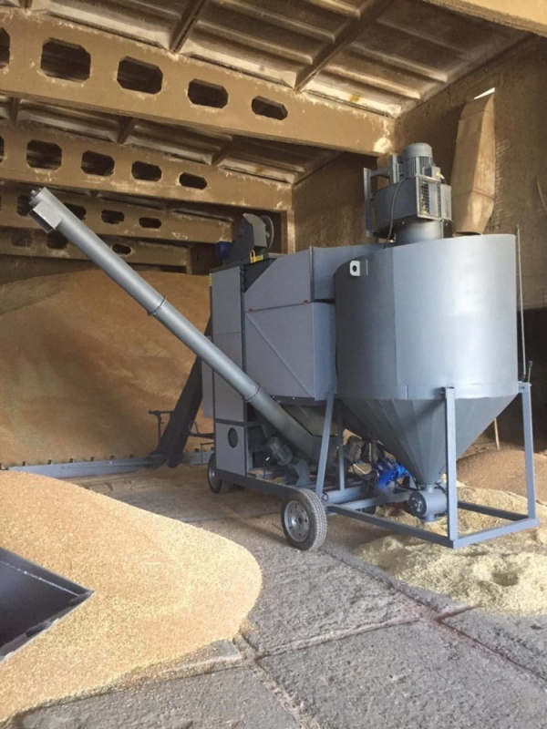 Фото Самоходная зерноочистительная машина АЛМАЗ МС-10/5